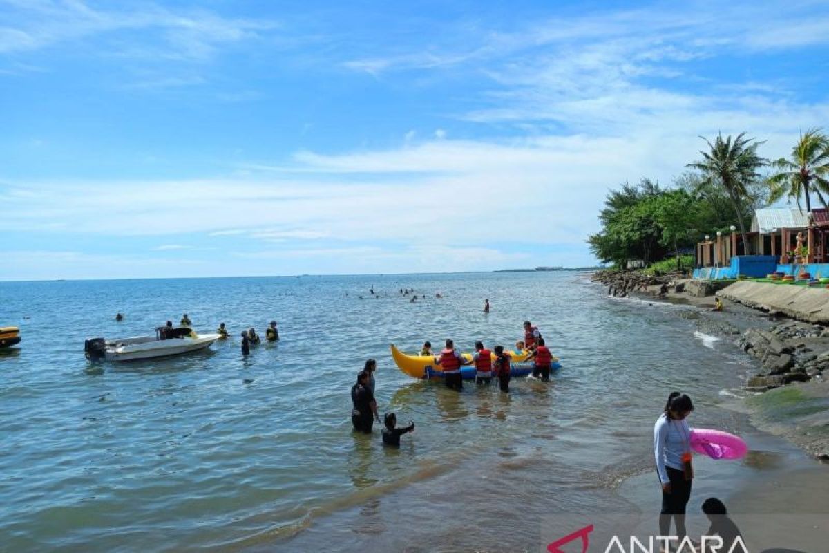 Wisata pantai di Sulsel ramai dikunjungi saat liburan