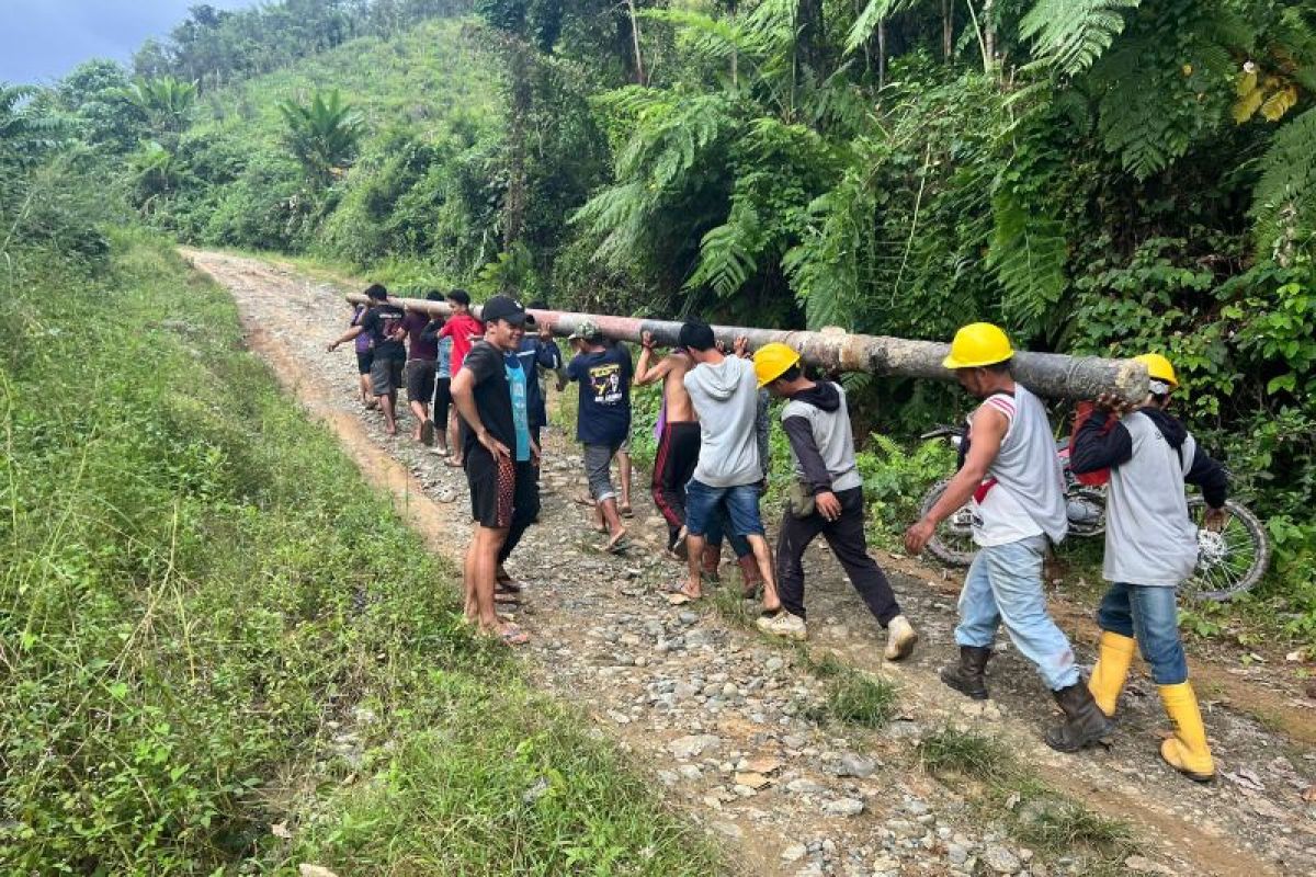 PLN: Pasokan listrik di 3 kabupaten Sulsel pulih 100 persen