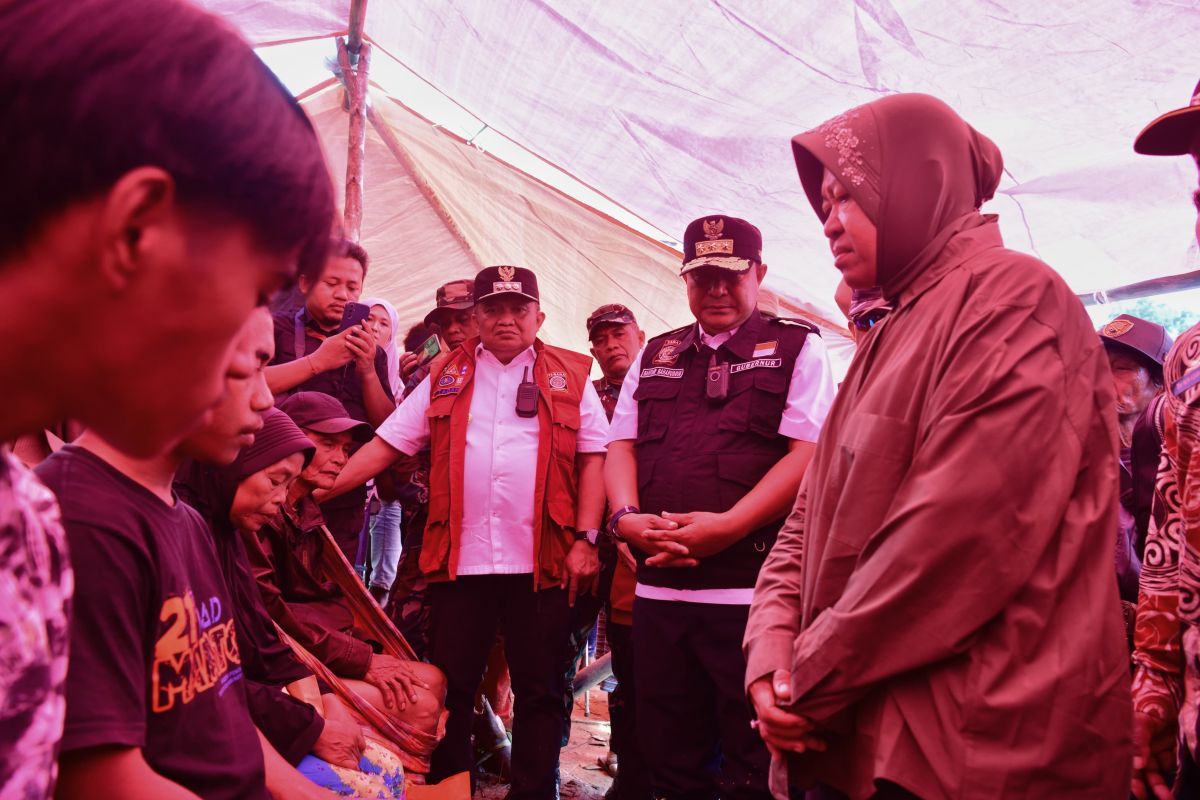 Social Affairs Minister lauds S Sulawesi flood, landslide-handling