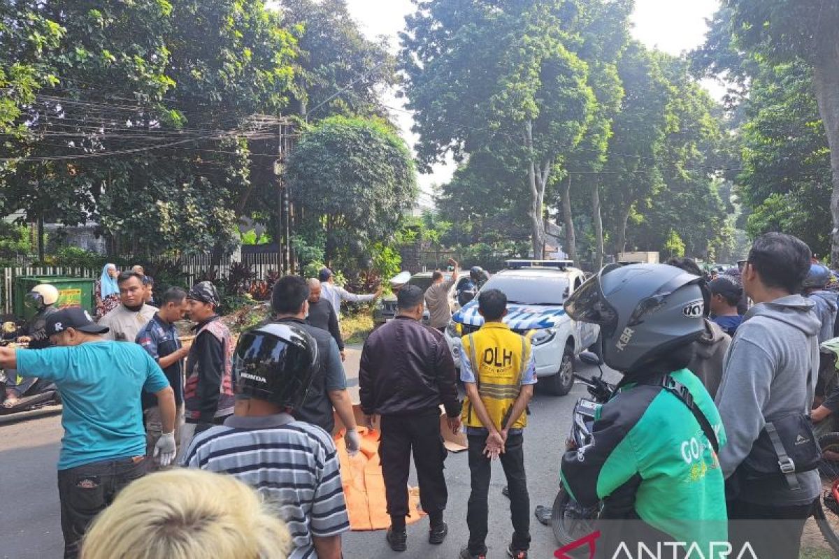 Angkot di Bogor tabrak pengendara motor satu orang tewas