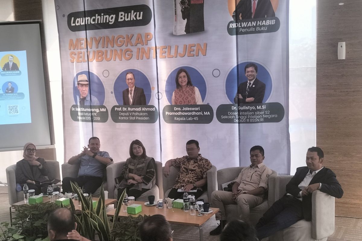 Bongkar dinamika intelijen lewat buku "Menyingkap Selubung Intelijen"