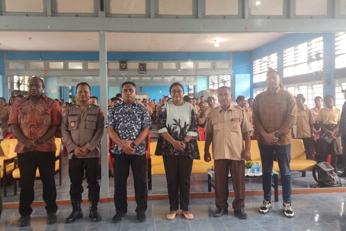 Pemprov Papua Tengah beri materi kebangsaan 300 pelajar di Nabire