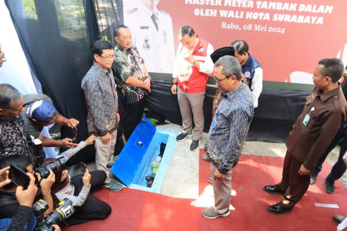 20 tahun menanti, Ratusan warga Tambak Dalam Surabaya menikmati air PDAM