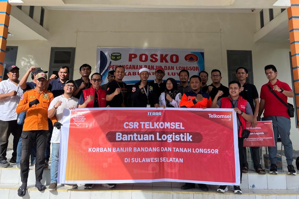 Telkomsel salurkan bantuan untuk korban bencana alam di Kabupaten Luwu
