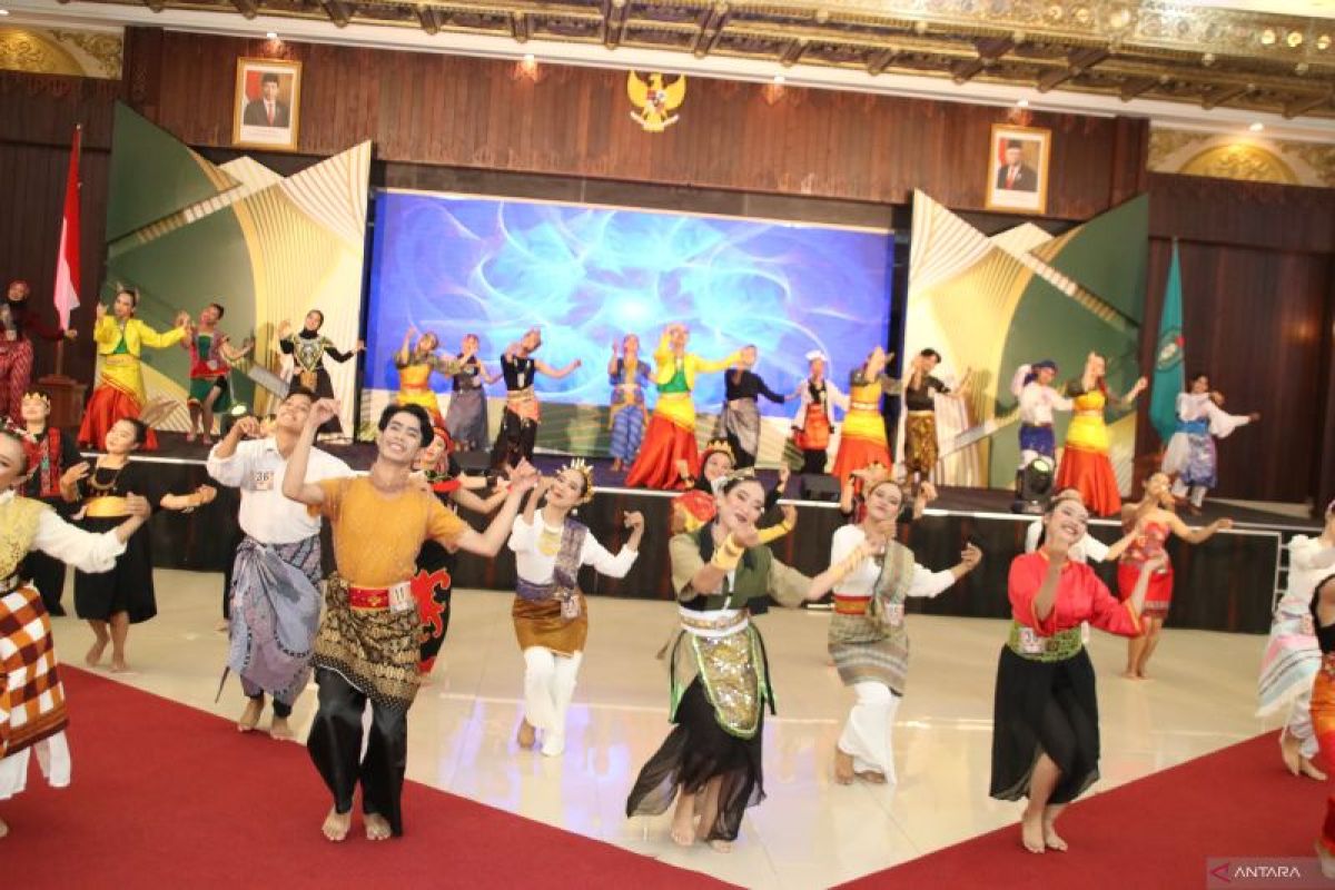 Disporapar Kalbar seleksi 64 penari kolosal untuk tampil di IKN