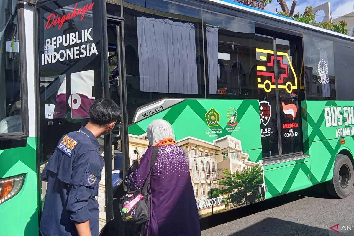 Bus Shalawat layani 7.884 CJH di Asrama Haji Sudiang