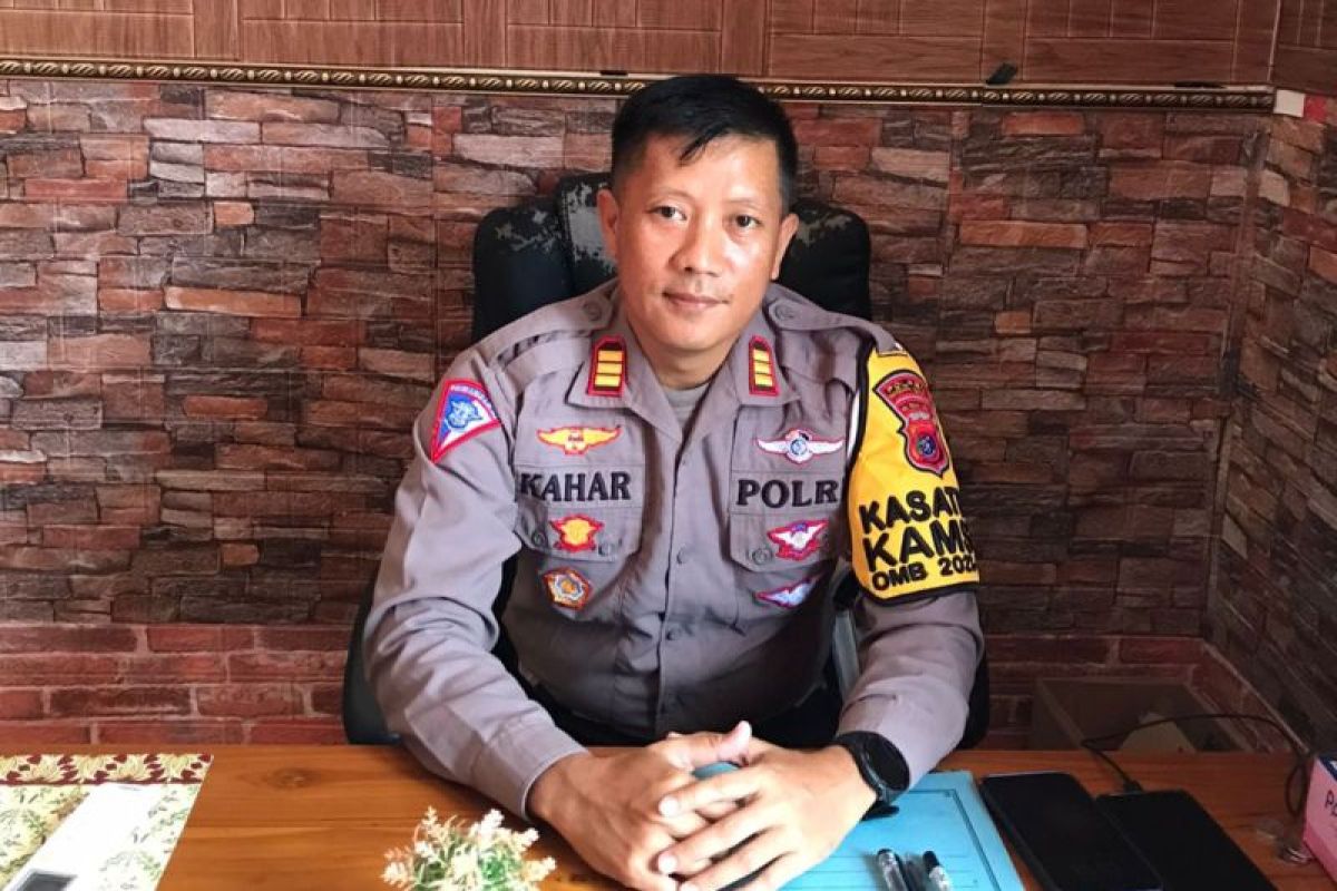 Polres imbau warga Labuan Bajo patuhi aturan lalin