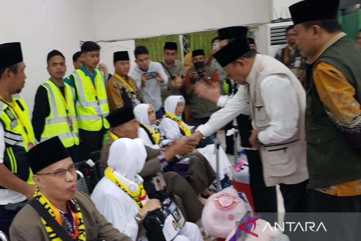 Jamaah calon haji kloter I Embarkasi Lombok NTB erangkat ke Arab Saudi