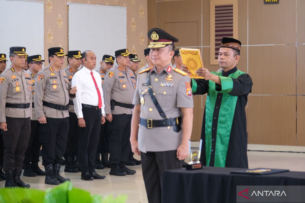 Kapolda Sultra lantik Brigjen Pol Amur sebagai Wakapolda