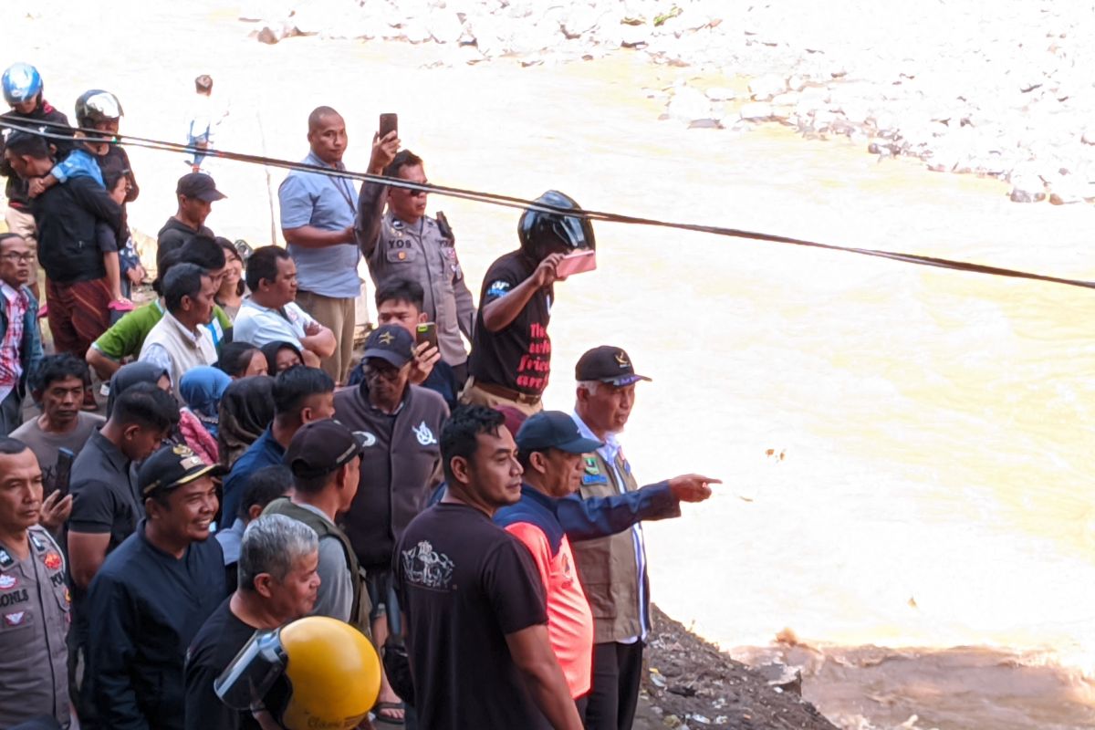 Tinjau lokasi bencana, Gubernur Sumbar minta semua stakeholder bersinergi menangani banjir lahar dingin (Video)