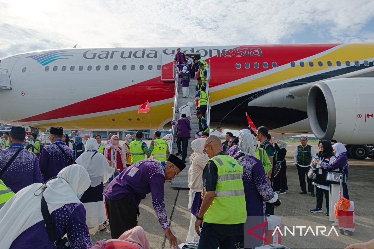 Gubernur Kalsel lepas keberangkatan Kloter 01 Embarkasi Banjarmasin 