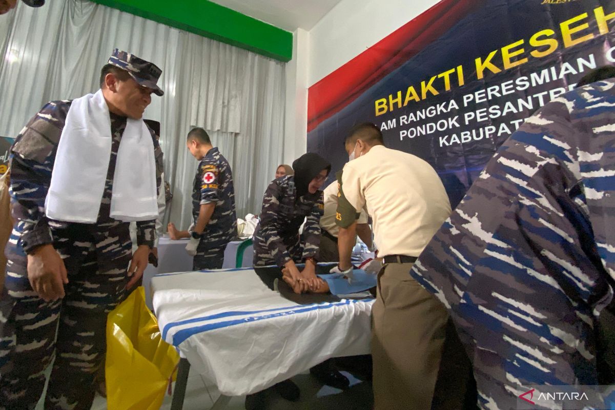 TNI AL buka layanan kesehatan gratis bagi masyarakat di Garut