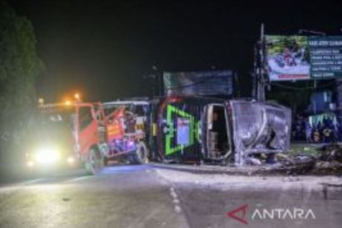 Kecelakaan bus pariwisata angkut pelajar SMK di Depok,  11 meninggal