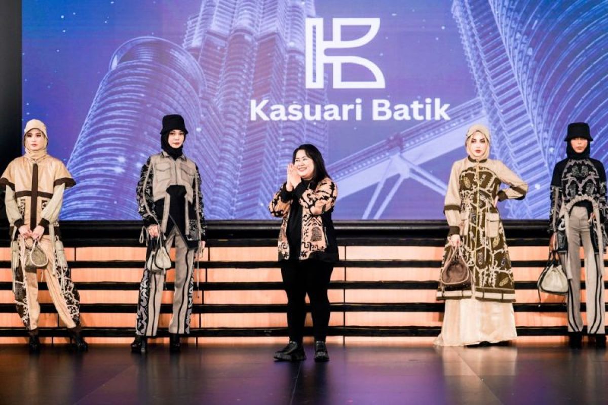 Desainer batik asal Manokwari Desiriani berhasil tembus pasar Kuala Lumpur