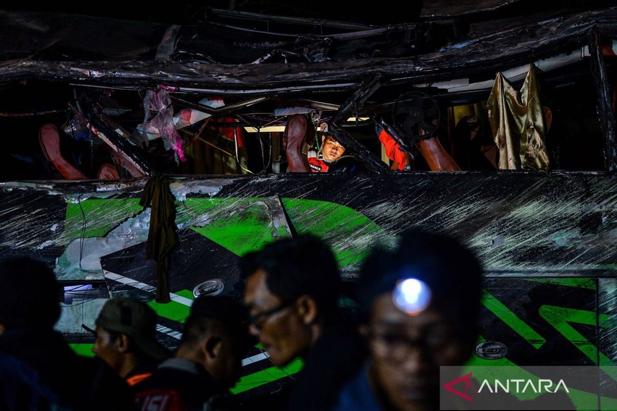 11 korban meninggal kecelakaan bus di Ciater dibawa ke rumah duka