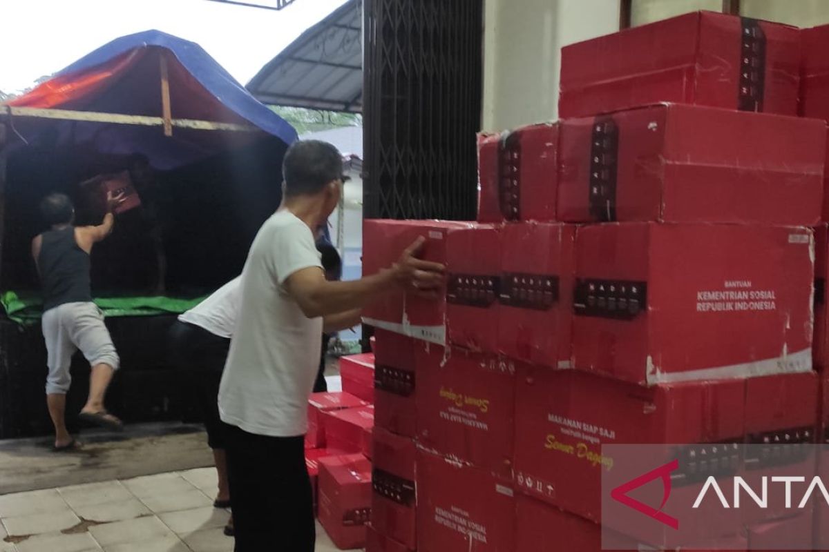 Dinas Sosial Kalbar salurkan bantuan darurat penanganan banjir di Melawi