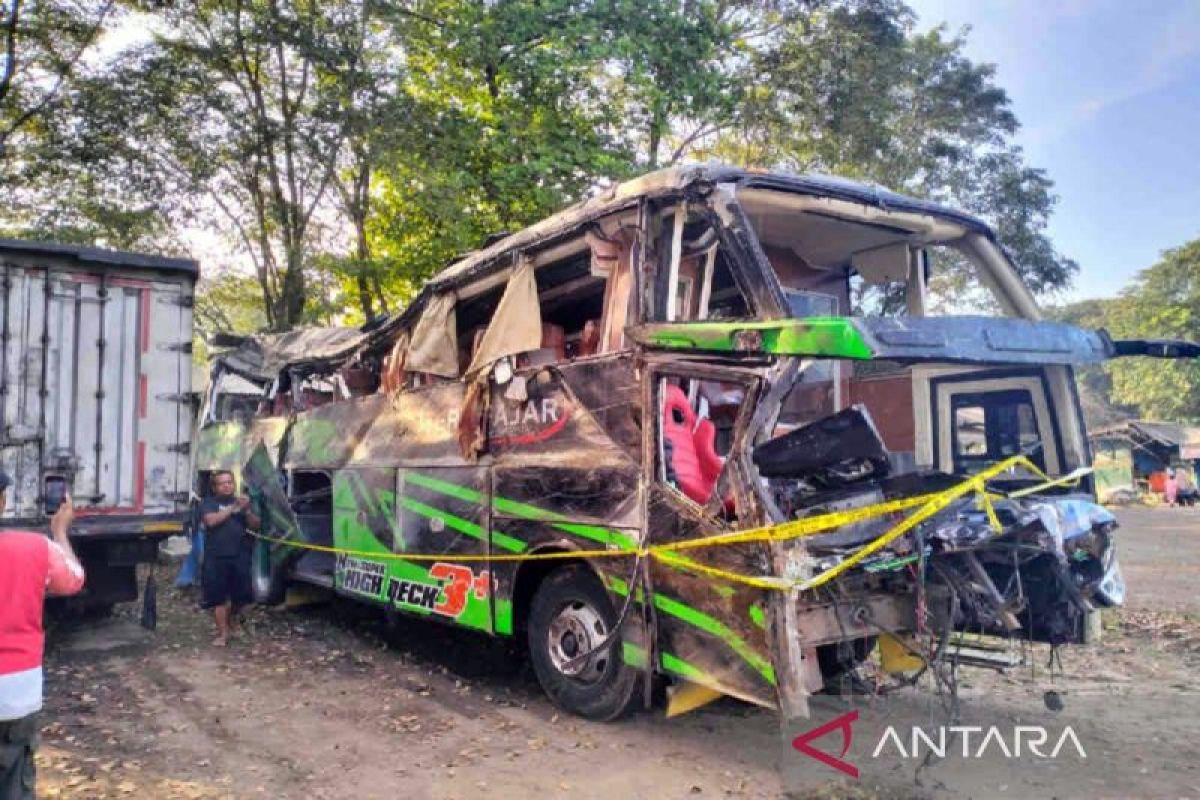 F-PKS DPR minta Kemenhub lakukan inspeksi keselamatan bus pariwisata