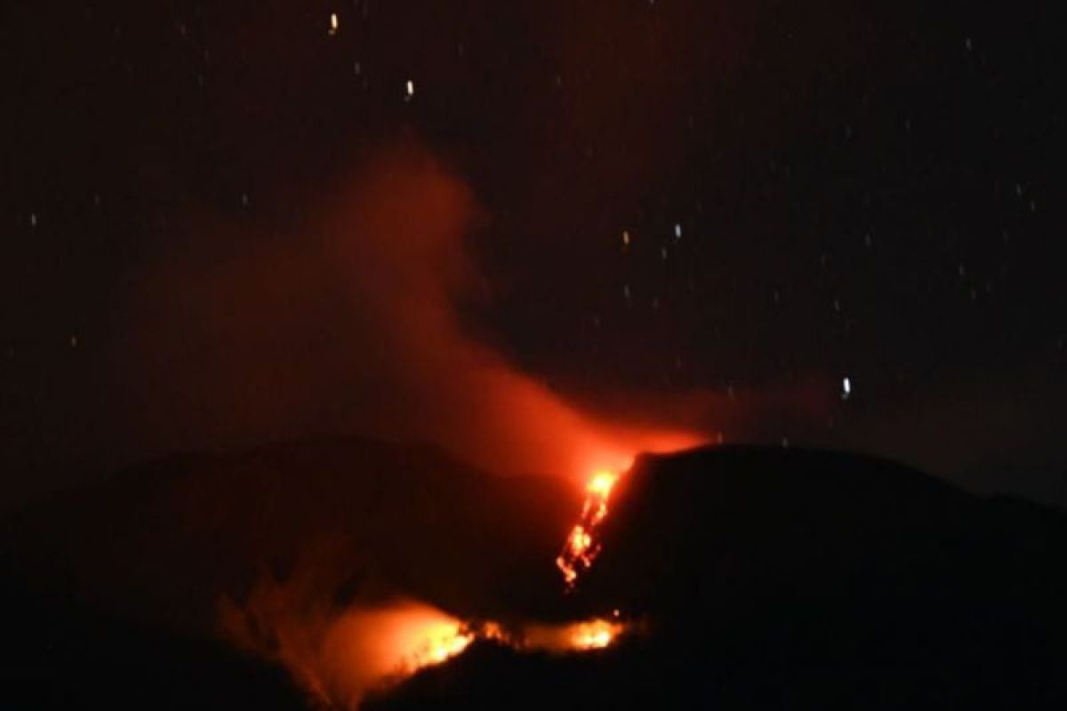 Badan Geologi catat jarak aliran lava Ile Lewotolok mencapai 1,2 km