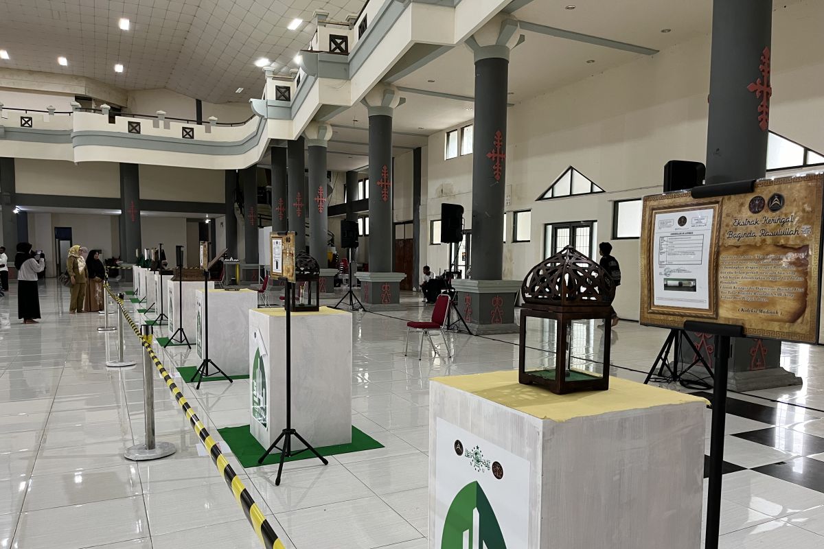 28 artefak peninggalan Nabi Muhammad SAW dipamerkan di  Ambon