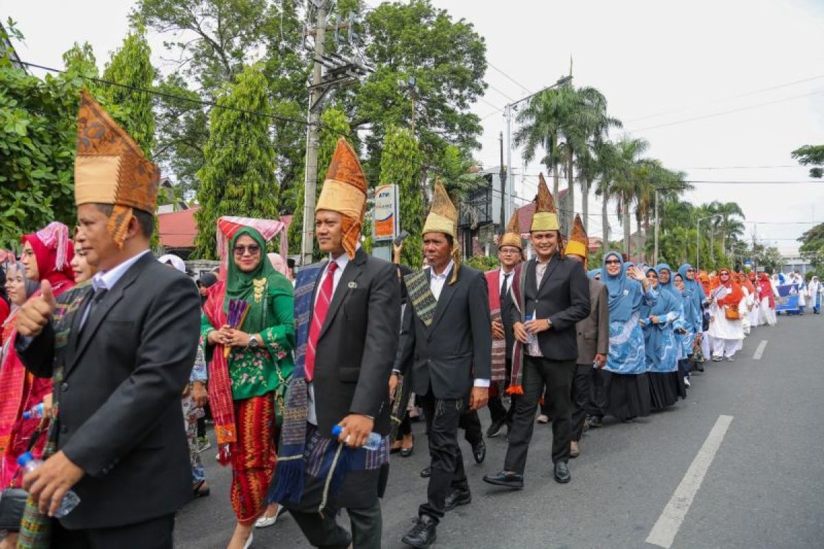 Wali Kota Pematangsiantar melepas pawai MTQ Nasional tingkat daerah