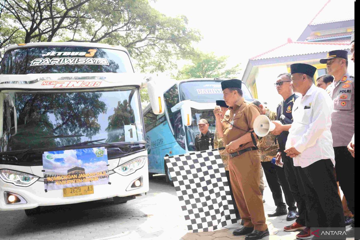 Pemkab Bekasi melepas keberangkatan 440 calon haji