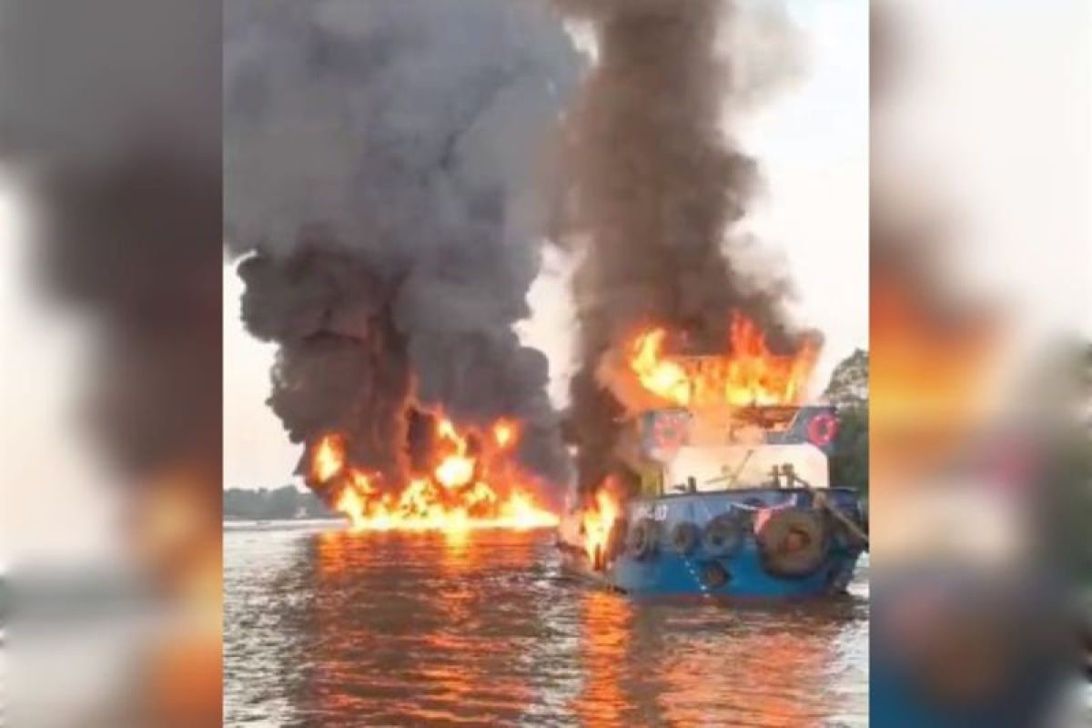 Tiga ABK luka bakar akibat tugboat terbakar di Barsel