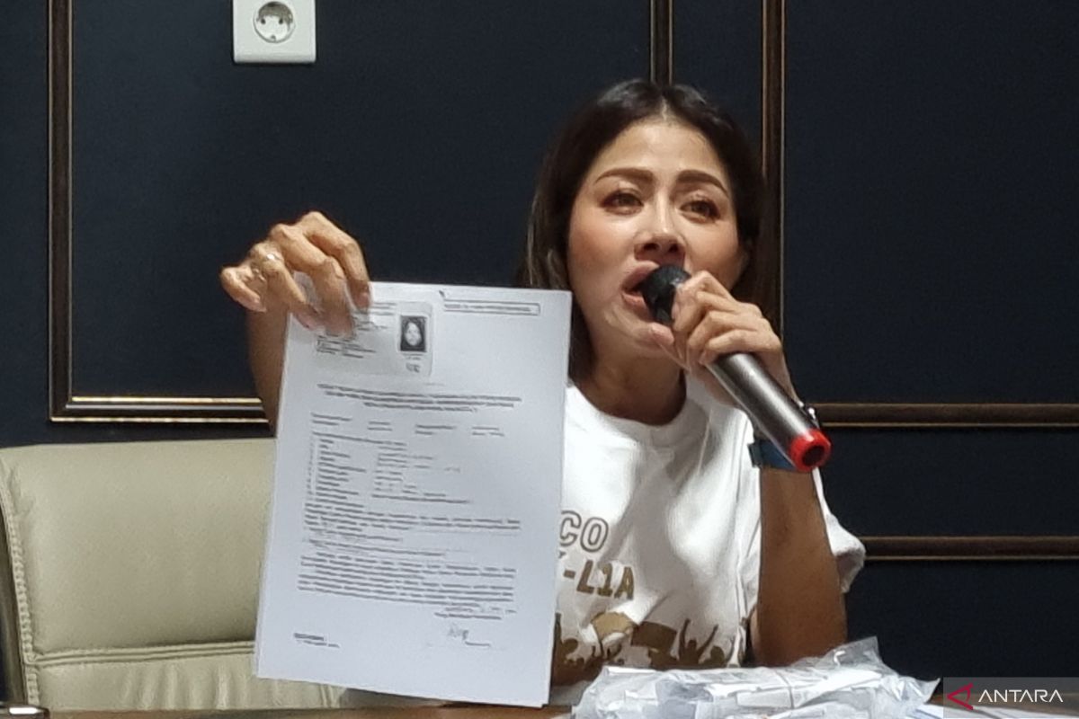 Asrilia legawa tak lolos pendaftaran Pilkada Surabaya jalur perseorangan