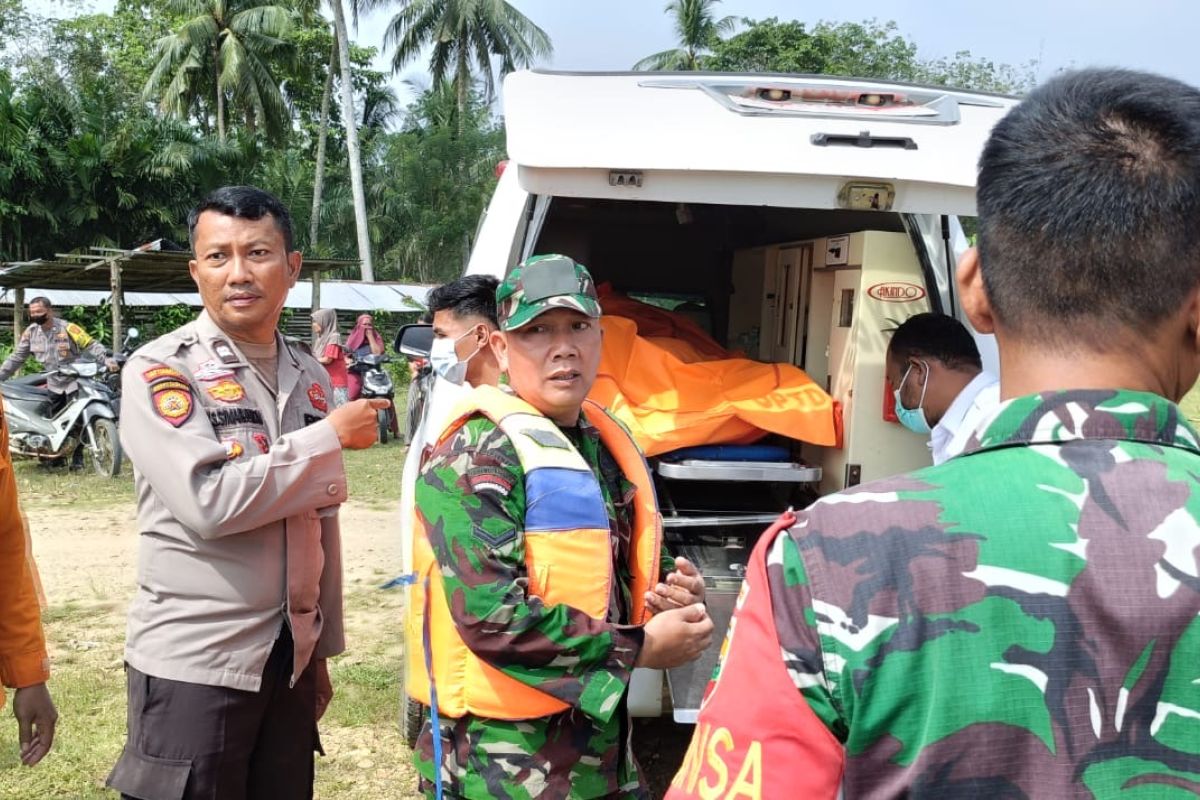 Mayat diduga korban banjir Sumbar ditemukan di Kuansing