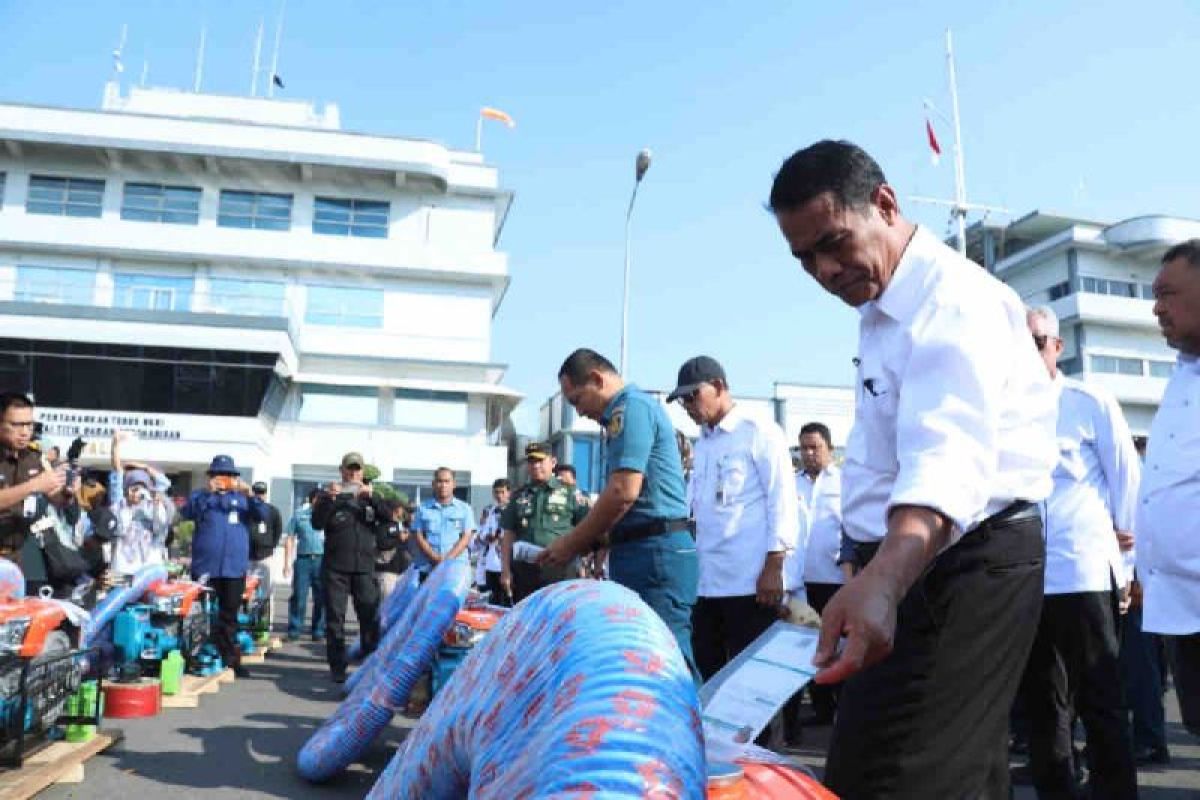 Mentan bantu alat pertanian ke Papua Selatan