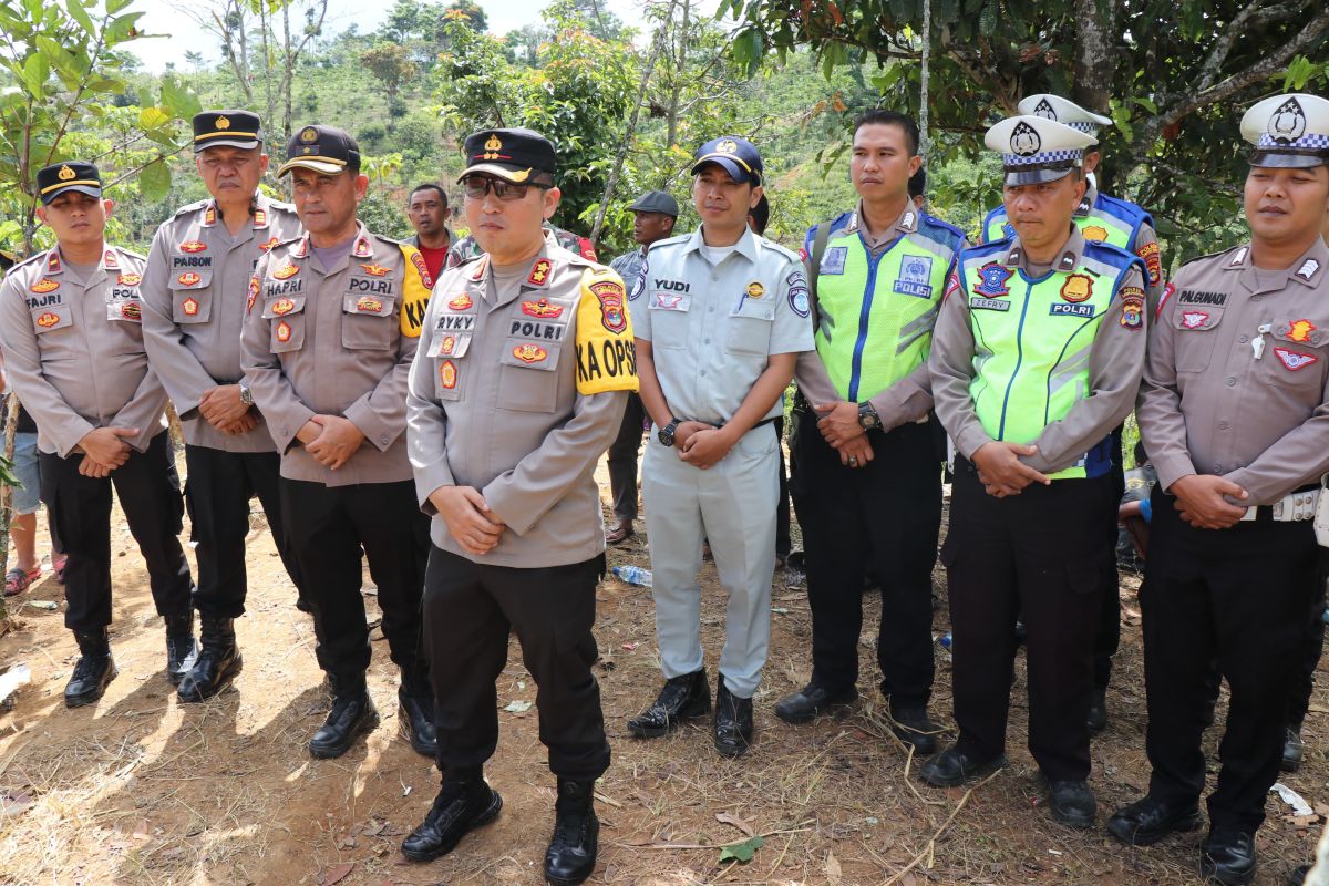 Polisi selidiki penyebab kecelakaan bus masuk jurang di Lampung Barat