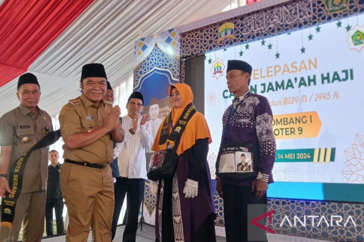 Gubernur Banten lepas keberangkatan jamaah haji Kota Serang