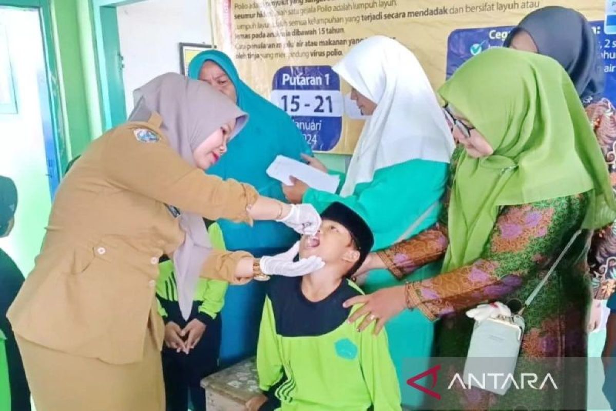 Pemkab Sampang deteksi dini polio lewat kader posyandu