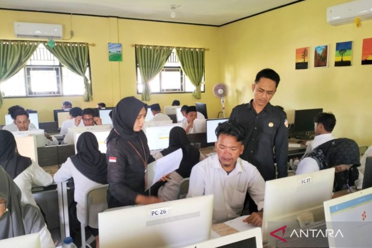 65 calon anggota panwaslu kecamatan ikuti CAT di Mukomuko