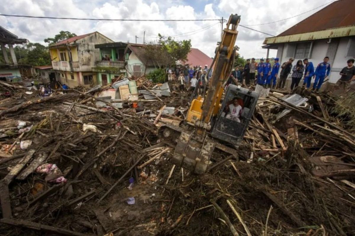 Jumlah korban tewas akibat banjir lahar di Sumbar tembus 52 orang