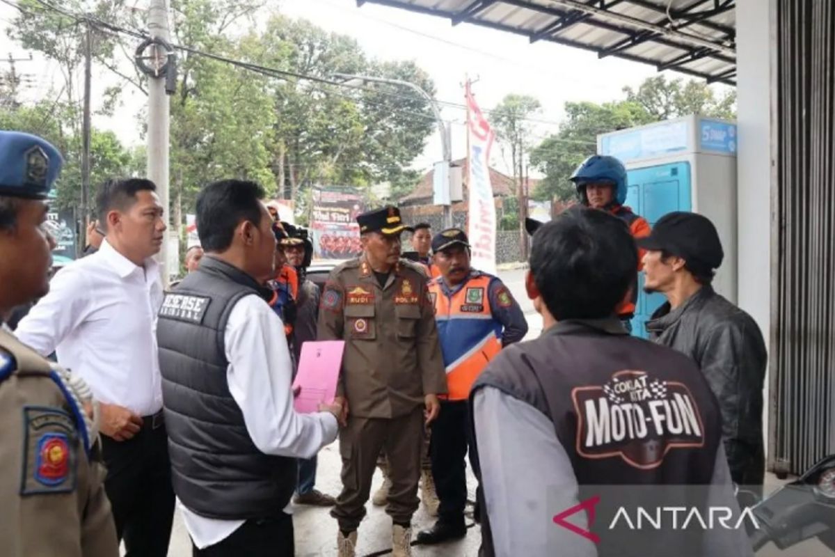 Petugas gabungan tangkap puluhan preman dan juru parkir liar