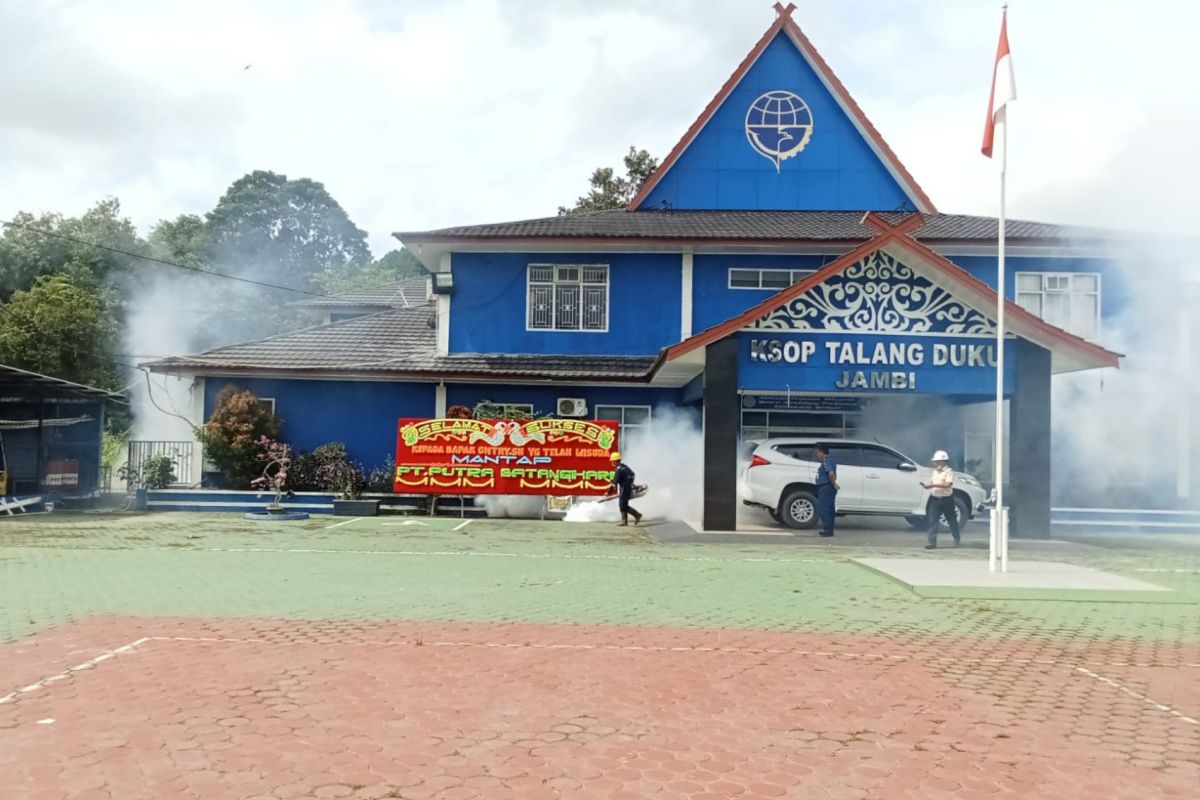 Pelindo Jambi fogging area sekitar pelabuhan upaya cegah DBD