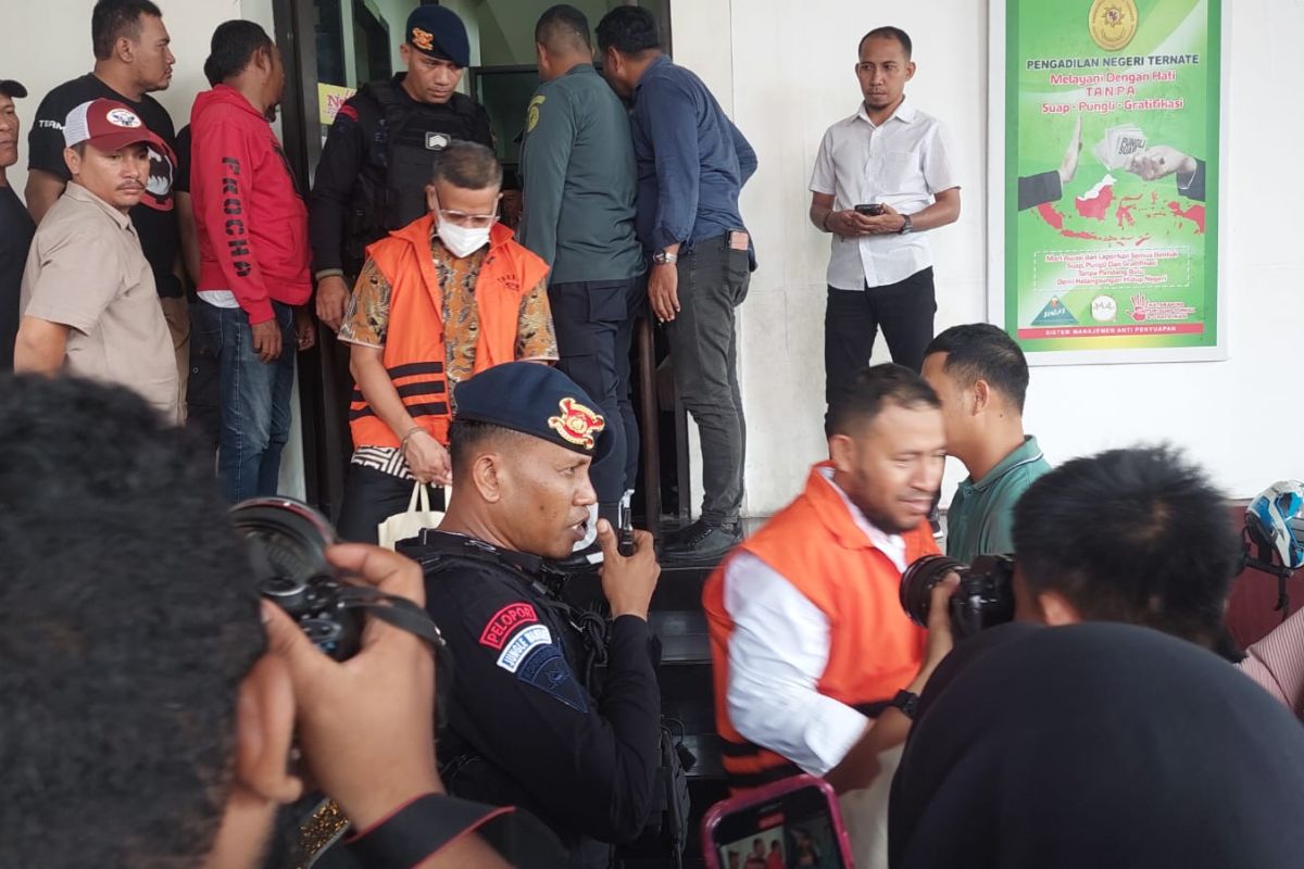 PN Ternate tunda putusan dua  terdakwa kasus OTT mantan Gubernur Malut