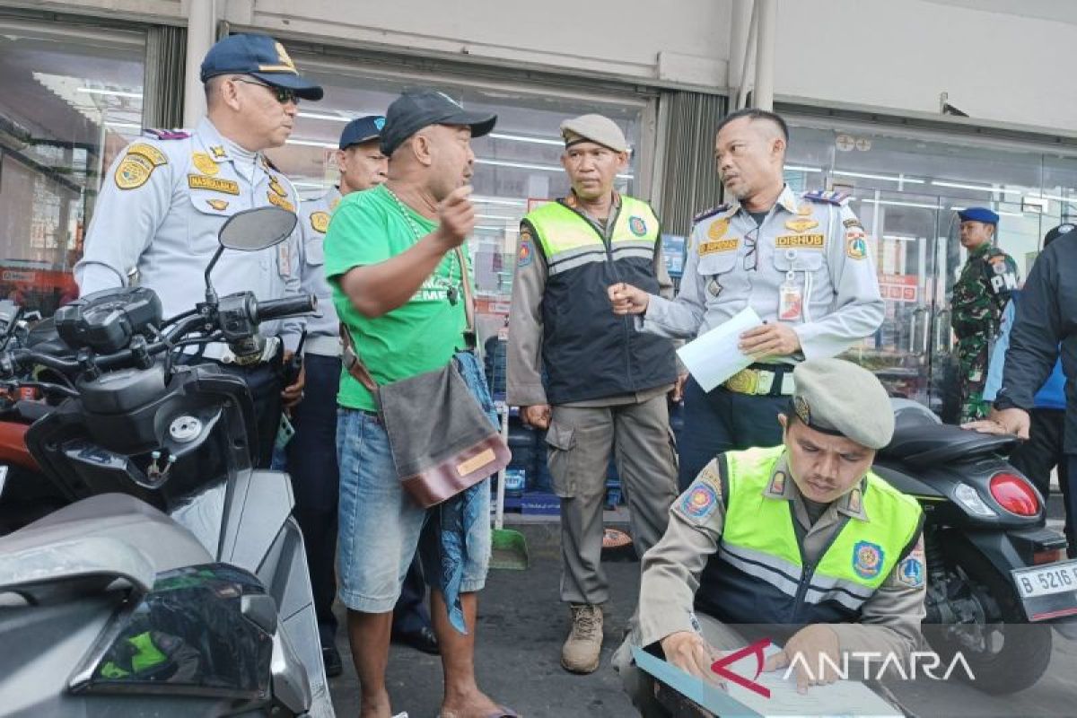 Juru parkir di Jaksel bingung mau cari kerja apa setelah penertiban