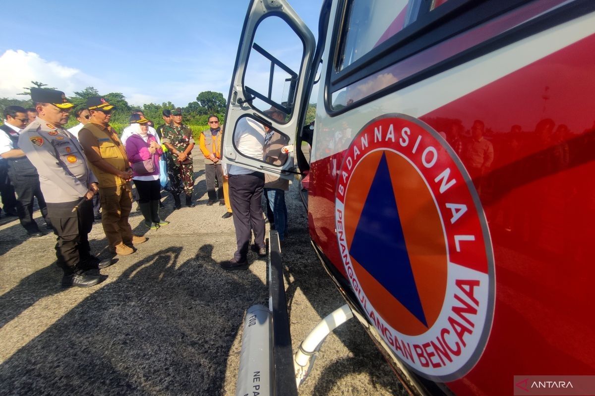 Cuaca buruk, helikopter pembawa tim pemantau lahar Gunung Marapi gagal terbang