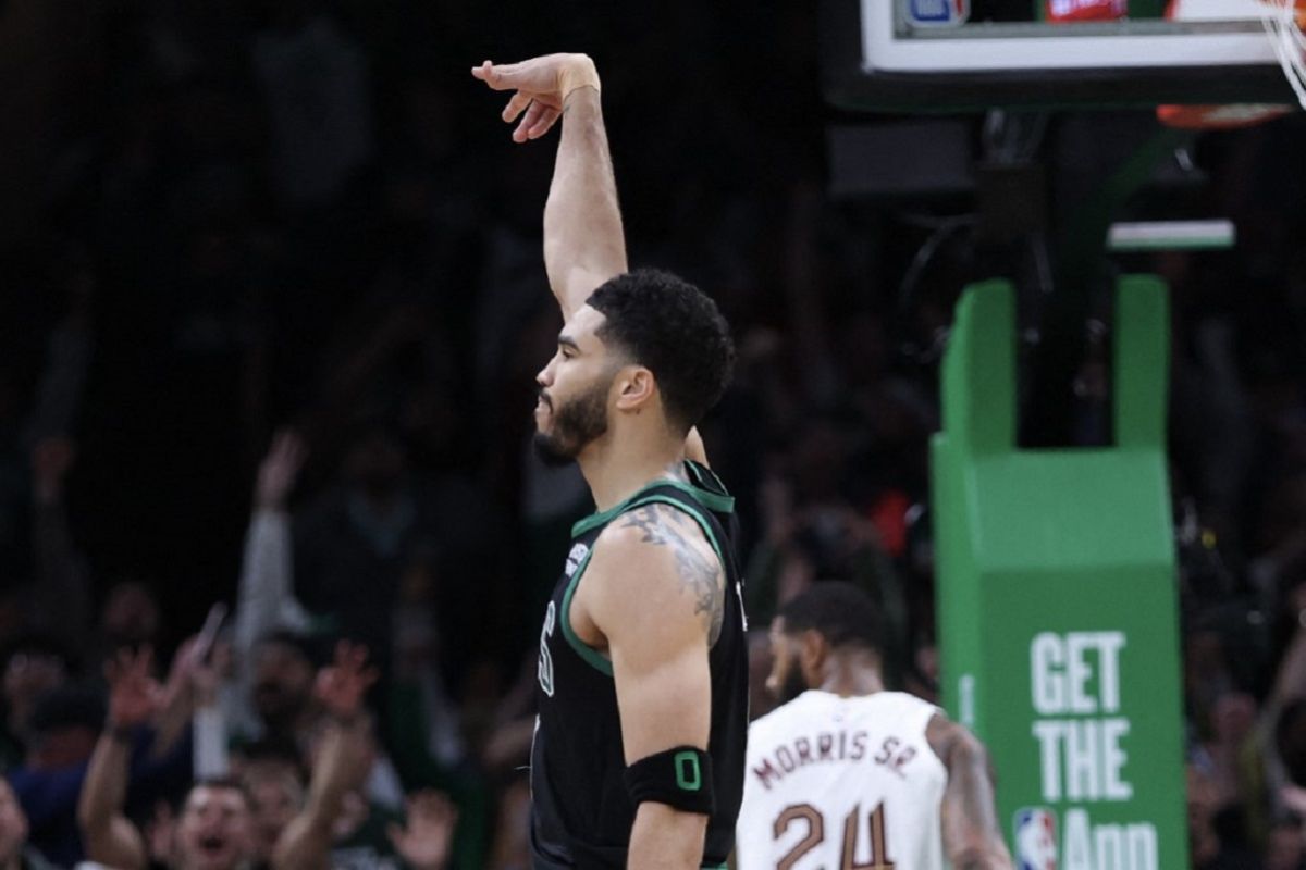 Celtics diambang juara NBA usai bekuk Mavericks di laga final ketiga