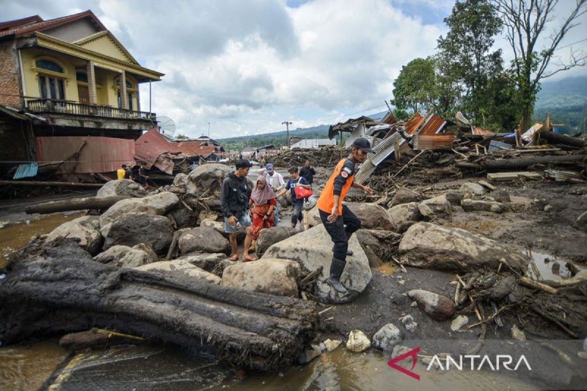 Ministry to build 200 houses for Marapi cold lava flood victims