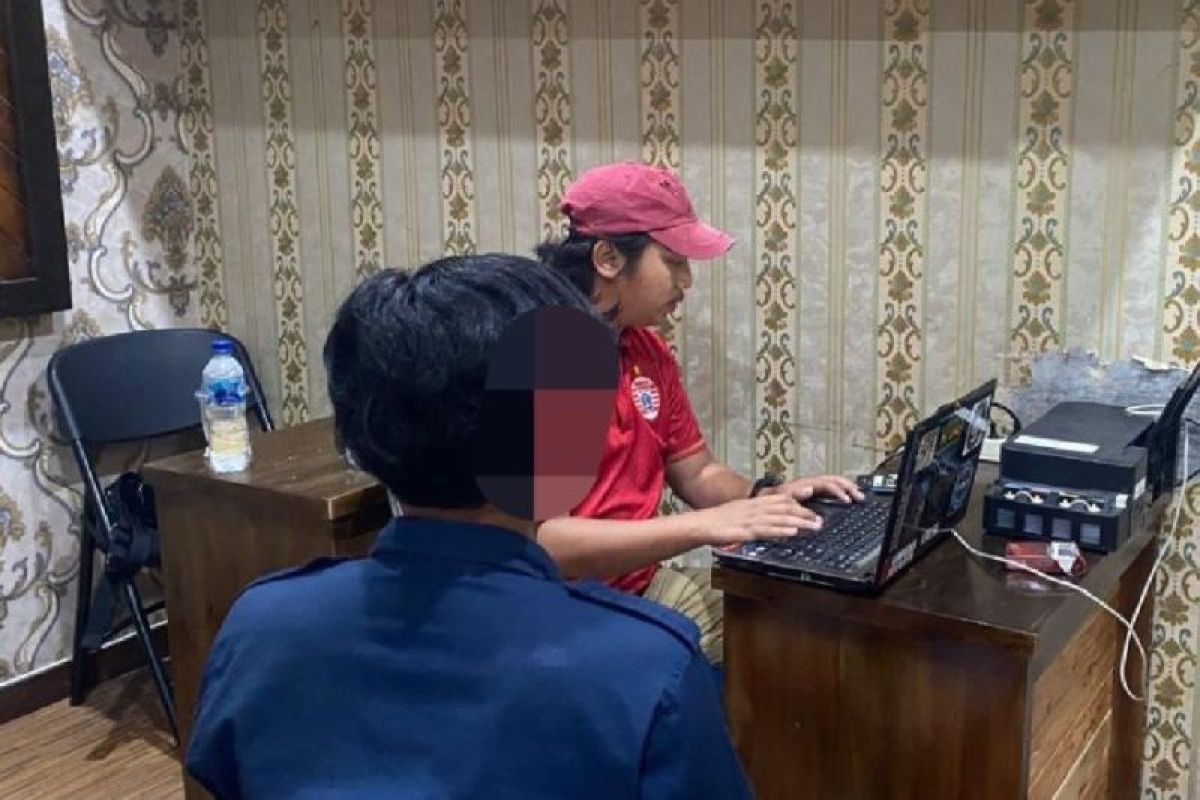Polisi tangkap pengedar narkoba dengan modus tempel di Serang