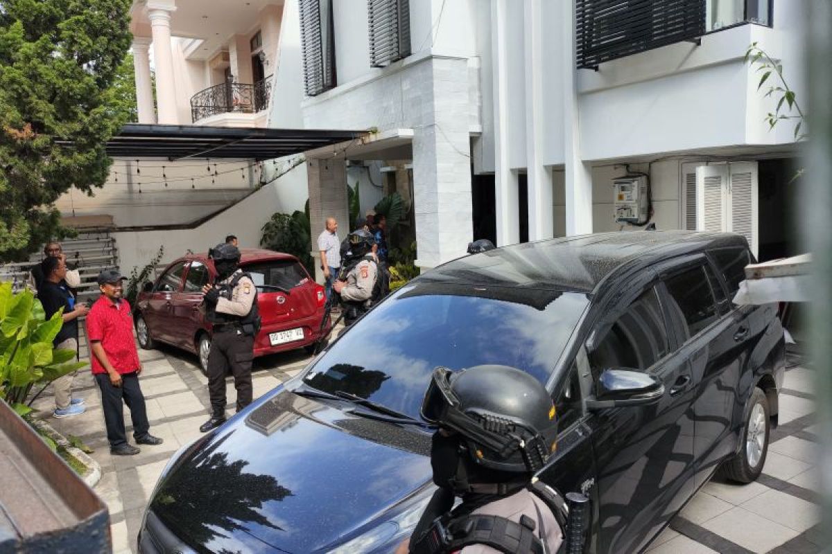 Rumah keluarga SYL di Makassar digeledah KPK