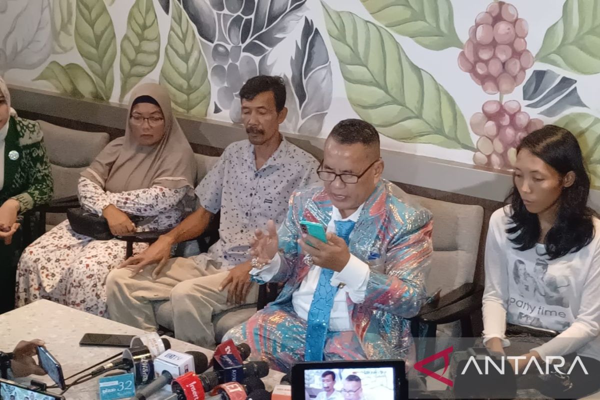 Hotman minta pejabat ikut bantu cari tiga DPO pembunuh Vina