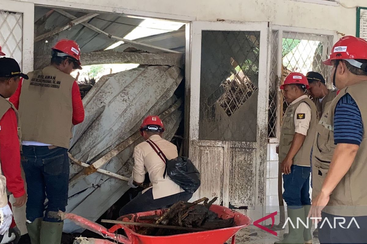 Legislator Ade Rezki dirikan dapur umum dan salurkan bantuan bencana