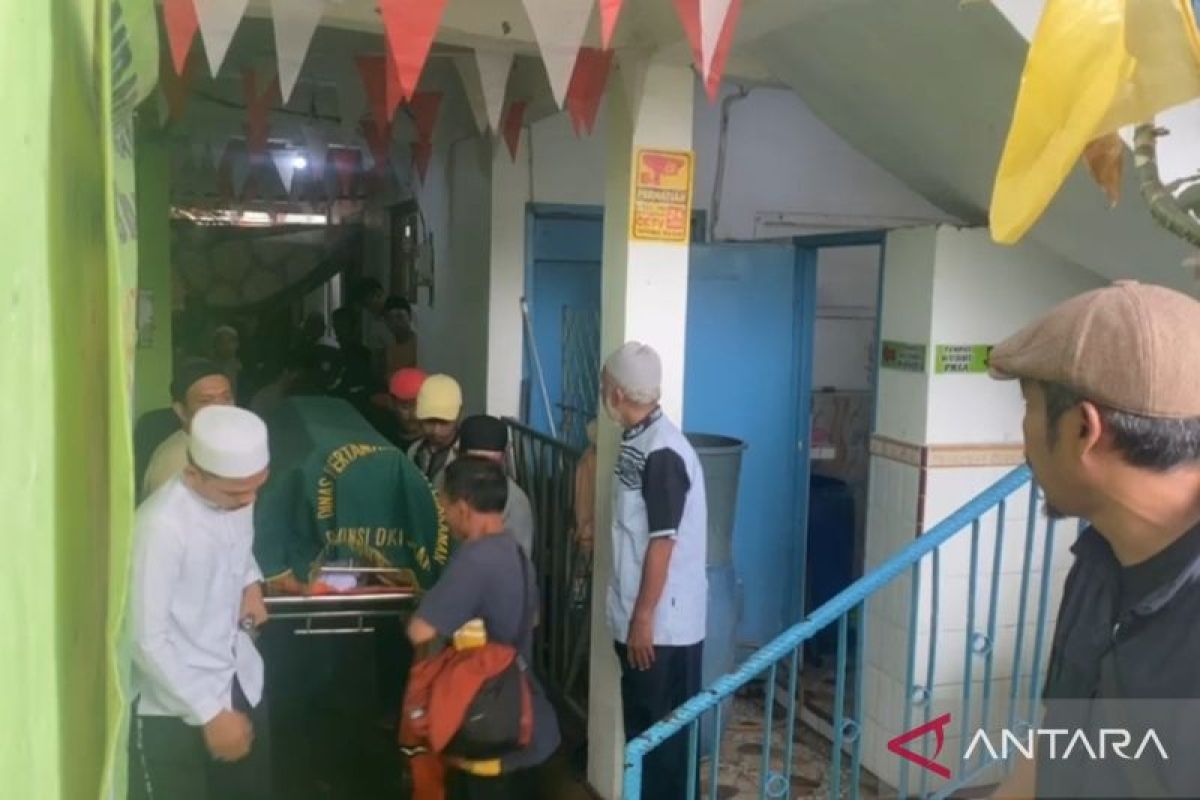 Polisi buru pelaku penikaman imam mushalla di Kebon Jeruk Jakbar
