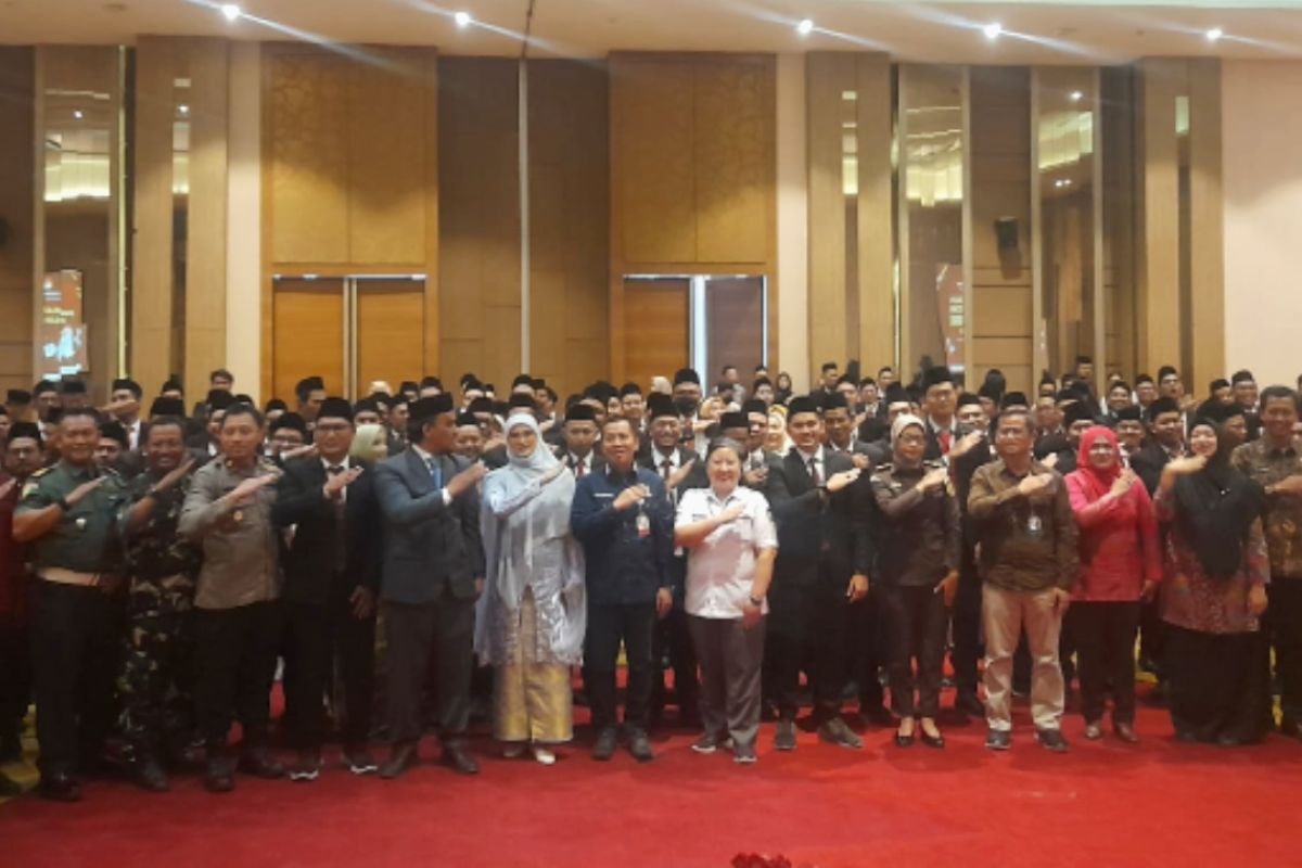 KPU Karawang lantik 149 anggota PPK untuk Pilkada 2024