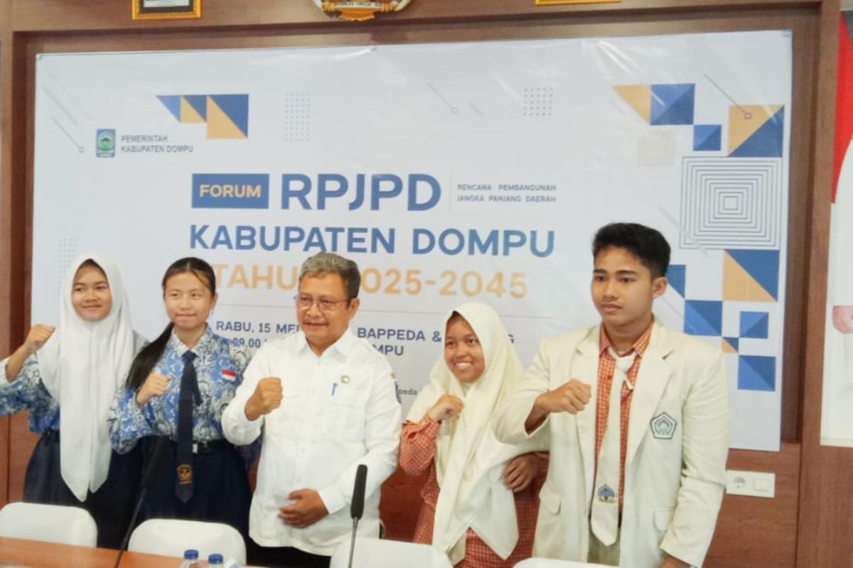 Pemkab Dompu melibatkan pelajar bahas RPJPD 2025