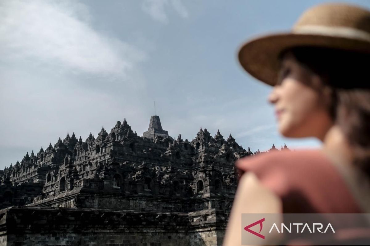 Pemerintah: Pemasangan catra  Candi Borobudur, Jateng, diharapkan segera terealisasi