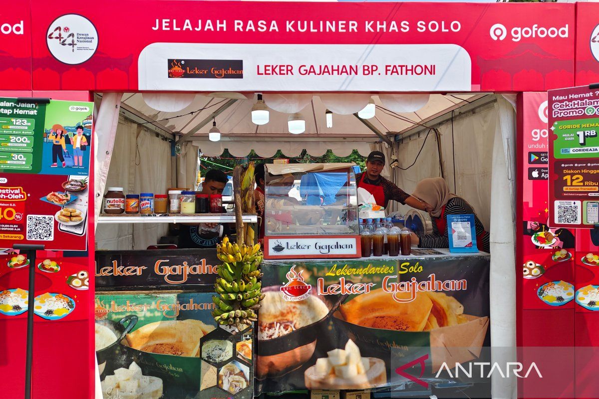 Camilan  legendaris Solo tampil di Festival Kuliner Dekranas